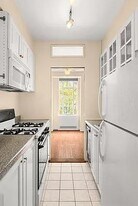 353 W 56th St in New York, NY - Building Photo