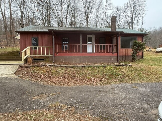 property at 2516 Downings Creek Rd