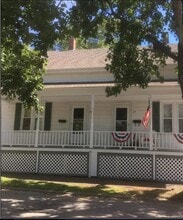 10 Lincoln Ave, Unit 12 Lincoln in Bristol, RI - Foto de edificio - Building Photo