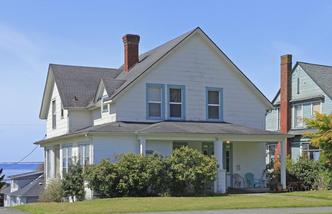 Elm House in Everett, WA - Foto de edificio