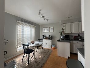 919 Putnam Blvd in Wallingford, PA - Foto de edificio - Building Photo