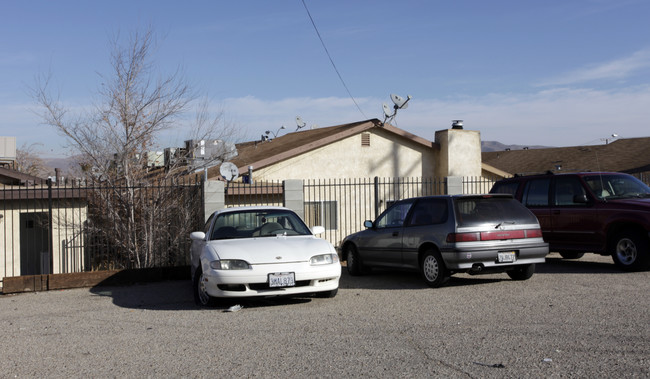 404 E Williams St in Barstow, CA - Building Photo - Building Photo