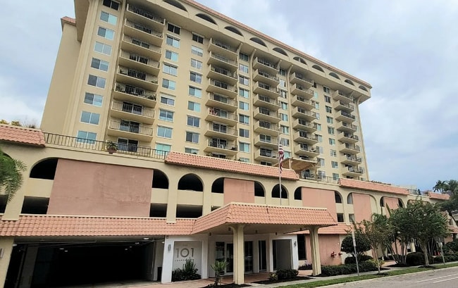 property at 101 S Gulfstream Ave