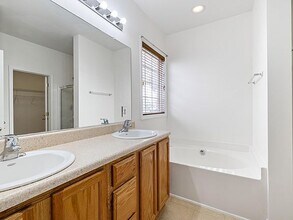 2344 Lazy River Dr in Raleigh, NC - Foto de edificio - Building Photo