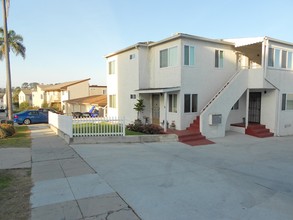 Chatsworth Boulevard Apartments in San Diego, CA - Foto de edificio - Building Photo