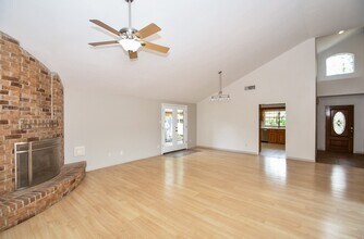 15803 Lakedale Dr in Houston, TX - Building Photo - Building Photo