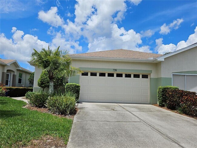 739 Tremont Greens Ln in Sun City Center, FL - Building Photo - Building Photo