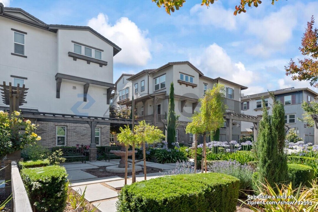 4062 Kinsale St in Dublin, CA - Building Photo