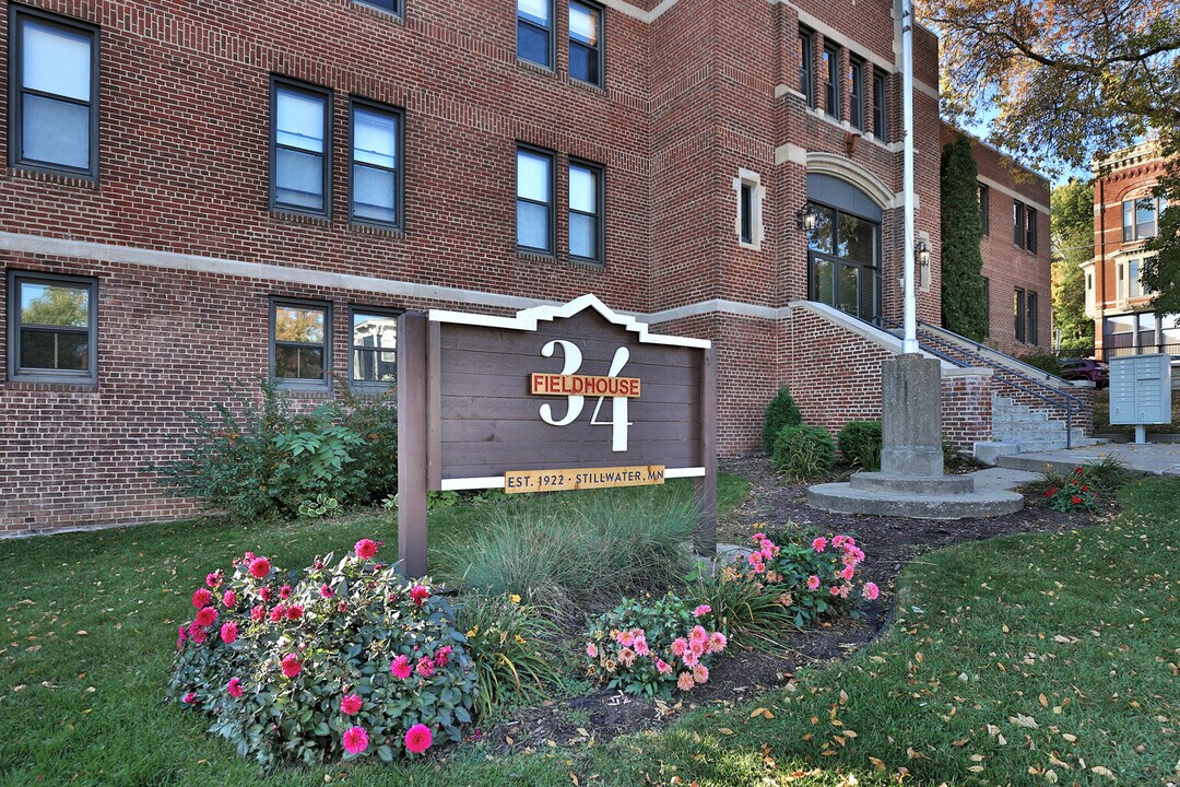 107 Chestnut St E, Unit 212 in Stillwater, MN - Building Photo