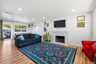 1100 Merrill Ct in Dixon, CA - Building Photo - Building Photo