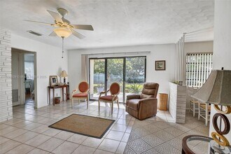 160 NW 34th St in Oakland Park, FL - Building Photo - Building Photo
