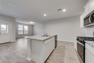 5245 Boulder Vly Dr in Fort Worth, TX - Foto de edificio - Building Photo