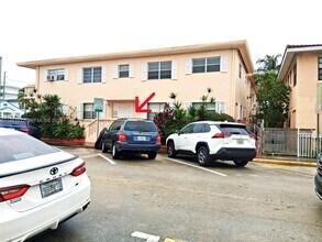 7860 Harding Ave in Miami Beach, FL - Building Photo - Building Photo