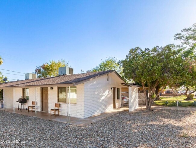 1619 W Peoria Ave in Phoenix, AZ - Foto de edificio - Building Photo