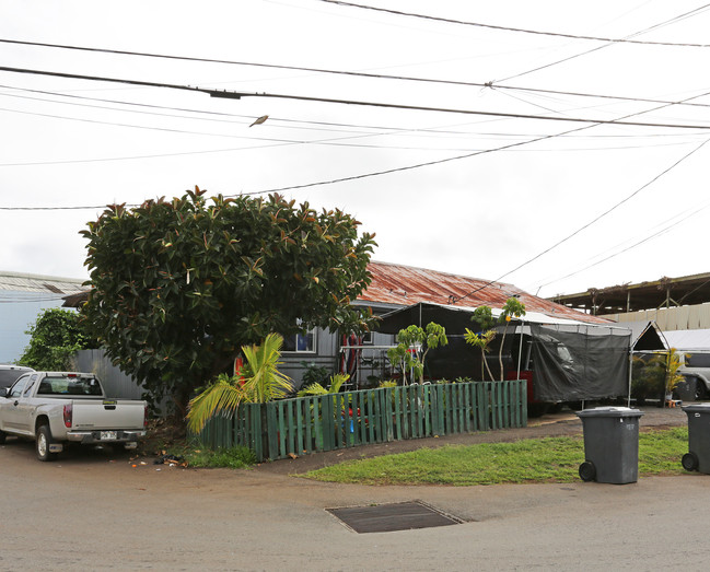 302 Palm St in Wahiawa, HI - Building Photo - Building Photo