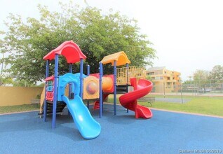 10400 SW 108th Ave in Miami, FL - Building Photo - Building Photo