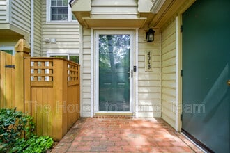 401 Bracknell Arch in Chesapeake, VA - Building Photo - Building Photo