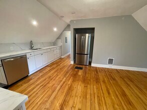 35 Cameron Ave in Somerville, MA - Building Photo - Building Photo