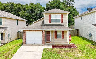 289 Dahlquist Dr in Crestview, FL - Building Photo