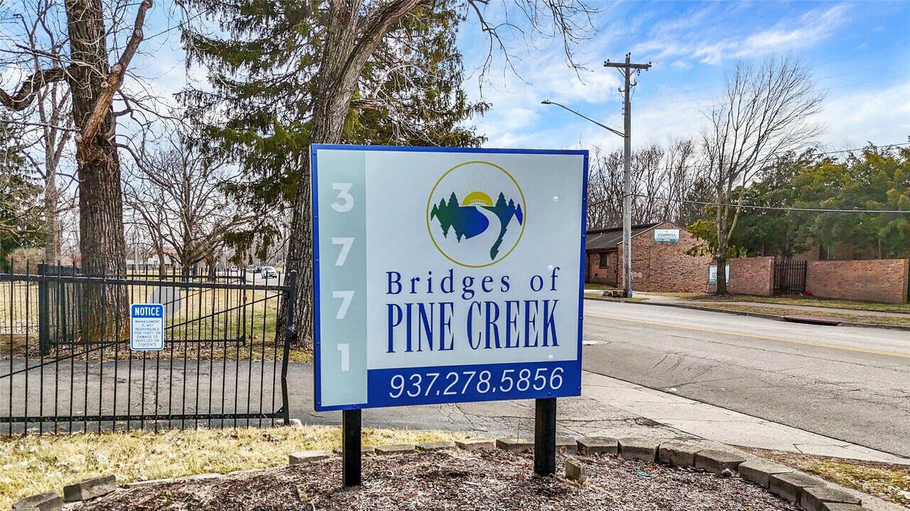 3771 Cornell Dr in Dayton, OH - Building Photo