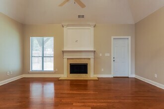 5509 Timber Leaf Trail in Bessemer, AL - Foto de edificio - Building Photo