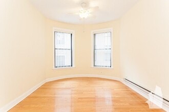 1224 N Dearborn St, Unit 2A in Chicago, IL - Building Photo - Building Photo