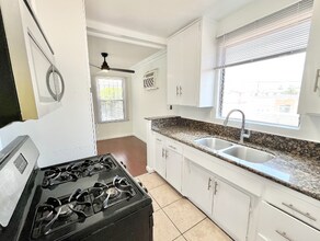 5224 Lexington Ave in Los Angeles, CA - Building Photo - Building Photo