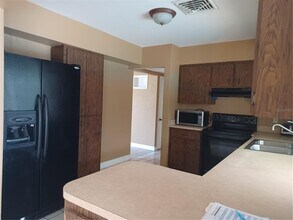6250 16th St N in St. Petersburg, FL - Building Photo - Building Photo