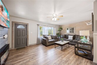 668 94th Ave N in Naples, FL - Building Photo - Building Photo