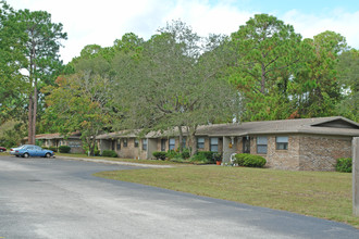 Southern Villas in St. Augustine, FL - Building Photo - Building Photo