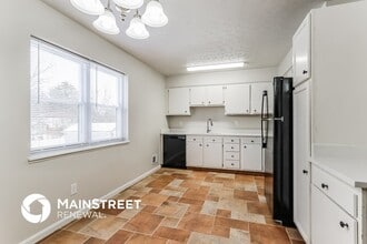 8509 Gainsborough Dr, Unit B201 in Louisville, KY - Foto de edificio - Building Photo