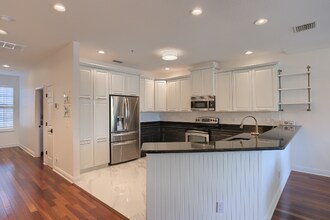 4625 Overlook Dr NE in St. Petersburg, FL - Building Photo - Building Photo