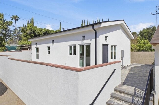 1431 Montgomery Ave in Glendale, CA - Building Photo - Building Photo