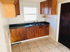 210 Lee Dr in Orange Park, FL - Foto de edificio - Building Photo