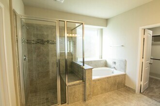 618 Cypress Creek Ln in Richmond, TX - Foto de edificio - Building Photo