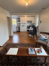 43 Hoyt St in New Canaan, CT - Building Photo - Building Photo