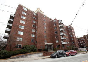 Continental Gardens in Cambridge, MA - Building Photo