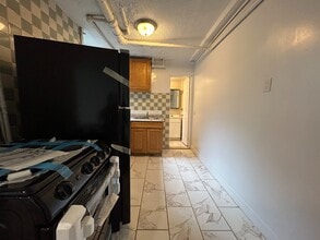 381 E 160th St in Bronx, NY - Building Photo - Building Photo