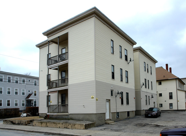 318 3rd Ave in Woonsocket, RI - Building Photo - Building Photo