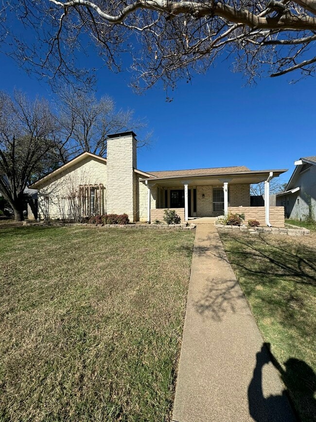 3825 Old Faithful Ct