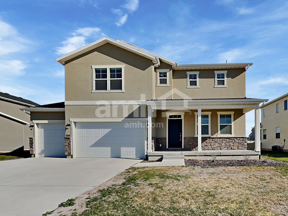 334 North St in Eagle Mountain, UT - Building Photo