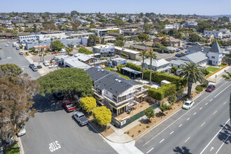 221-227 W G St in Encinitas, CA - Building Photo - Building Photo