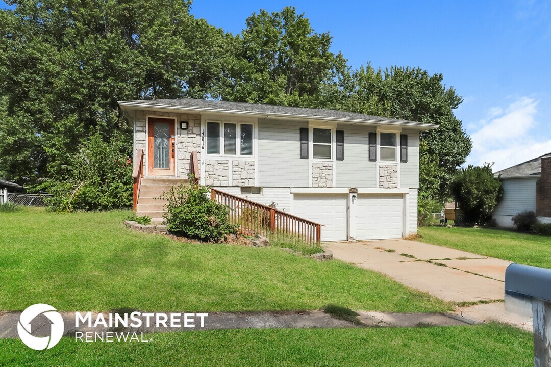 17816 E Greentree Ave in Independence, MO - Building Photo