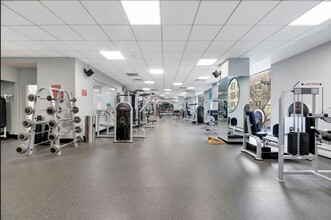 225 W 83rd St in New York, NY - Building Photo - Building Photo