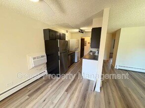 2700 S Holly St in Denver, CO - Building Photo - Building Photo