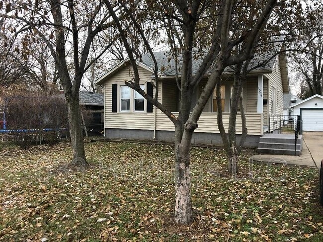 property at 1004 S 12th St