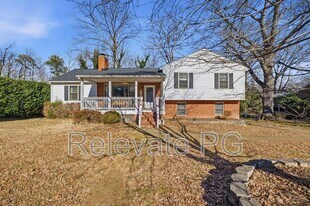 9002 Michaux Ln in Richmond, VA - Building Photo