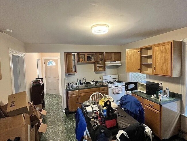 54 William St, Unit 2R in Medford, MA - Foto de edificio - Building Photo