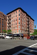 300 W 17th St in New York, NY - Building Photo - Building Photo