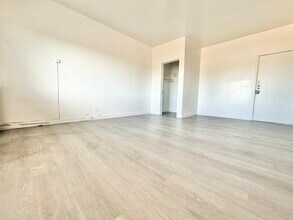 5179 S Western Ave in Los Angeles, CA - Building Photo - Building Photo
